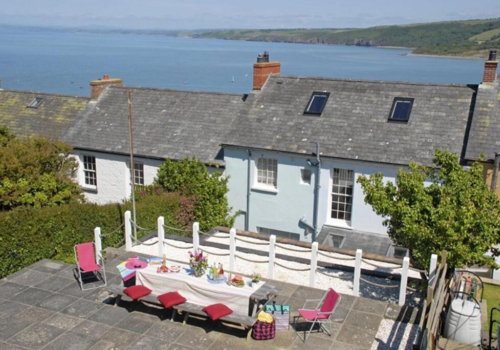 Bronwydd, Large Holiday Home In Seaside Town Of New Quay 新码头 外观 照片
